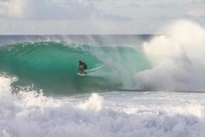 De 5 beste surfspots op Sardinië – Voor beginners & gevorderden