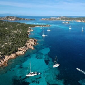Maak een boottocht naar de La Maddalena-eilanden van Sardinië