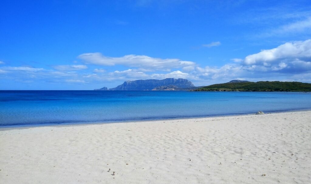 Pittulongu kindvriendelijk strand Olbia Noord-Sardinië