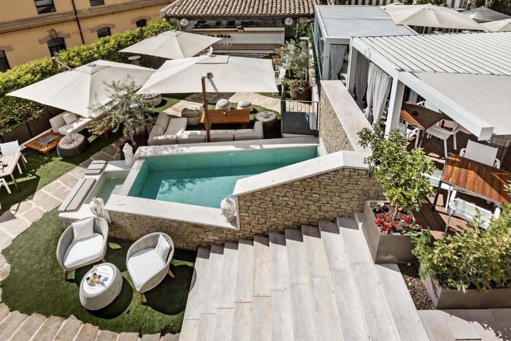 Luxe hotel boutique hotel in Cagliari met zwembad