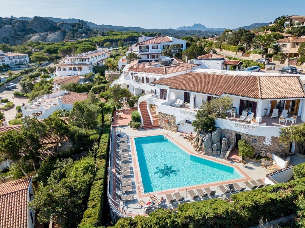 Hotel Baia Sardinia costa smeralda zwembad