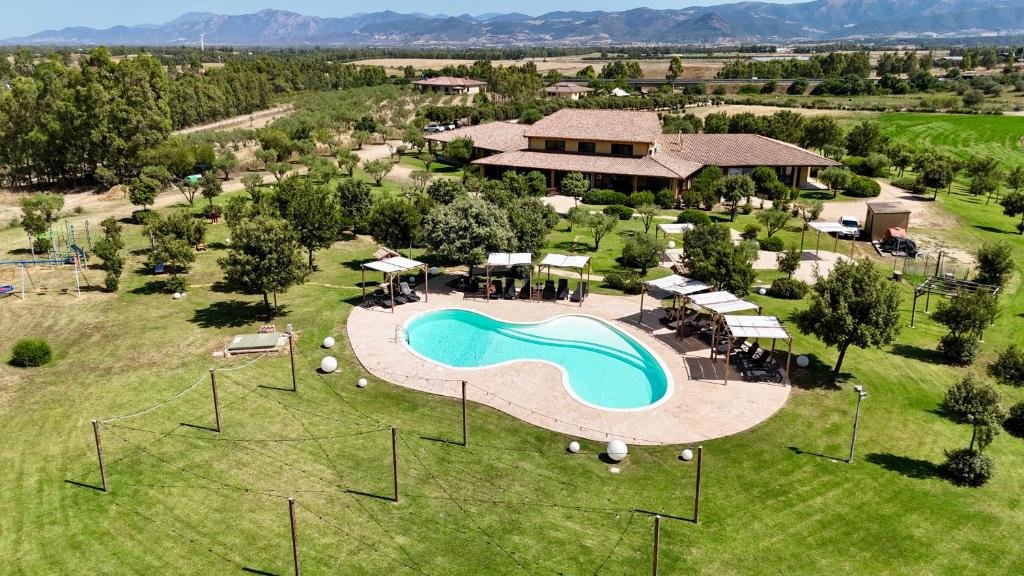Hotel elektrische auto op Sardinië