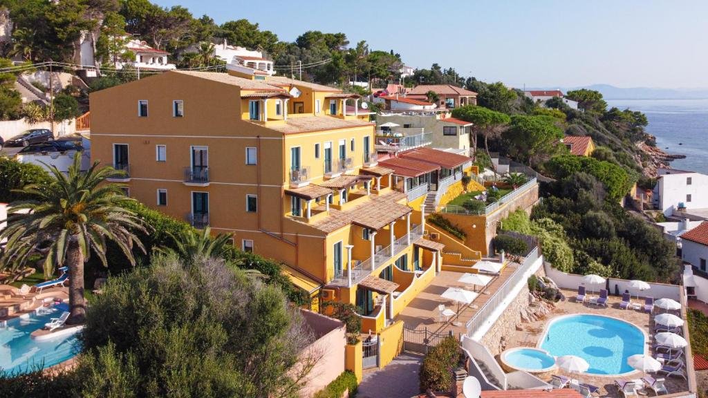 Hotel bij strand Sant Antioco